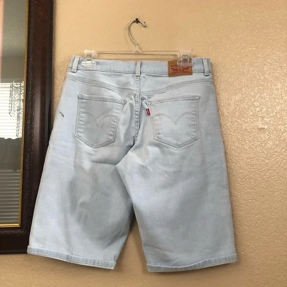 Levi’s Bermuda Shorts Size 28 - Picture 3 of 6